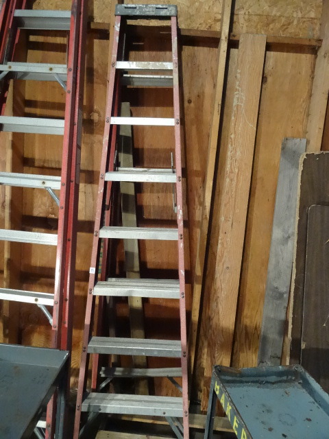 8 Fiberglass Ladder