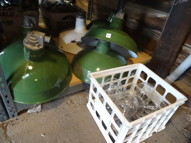 Shelf w 6RLM. Fixtures,  Lamps