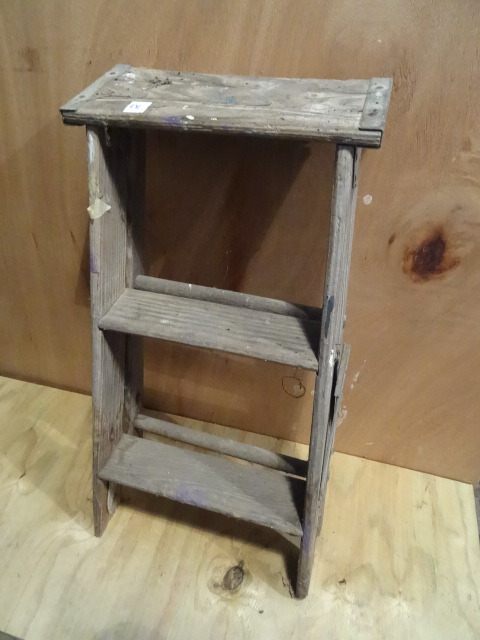 Short Step Ladder