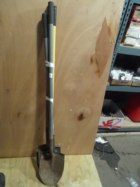 4 Round Nose Shovels