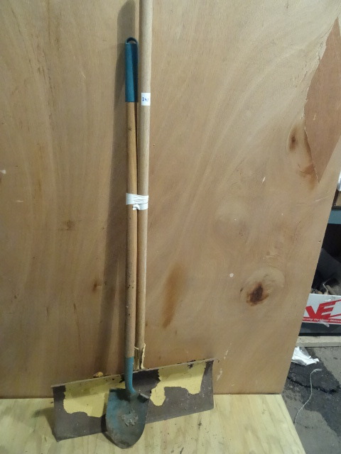 1 Snow & 1 Trench Shovel