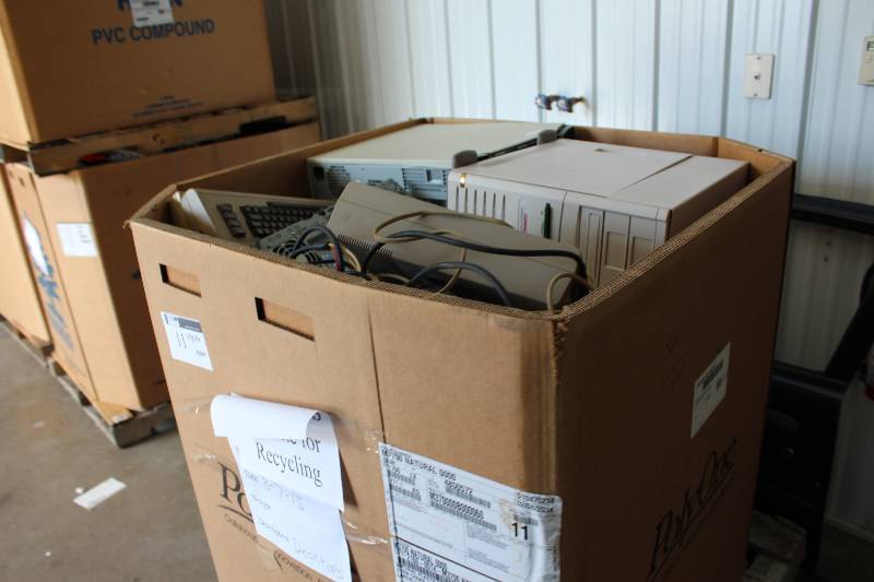 lot 11 image: Gaylord Box Lot of Used Electronics Including Commodore 64 Parts, Desktop Computers, And More 490lbs Total Weight.