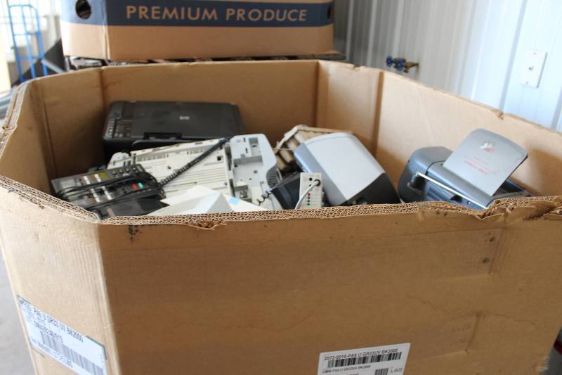 lot 3 image: Gaylord Box Lot of Used Electronics Including Printers, AMFM CD Player, And More 503lbs Total Weight.