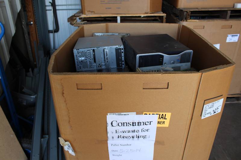 lot 22 image: Gaylord Box Lot of Used Electronics Including Desktop Computers 585lbs Total Weight.