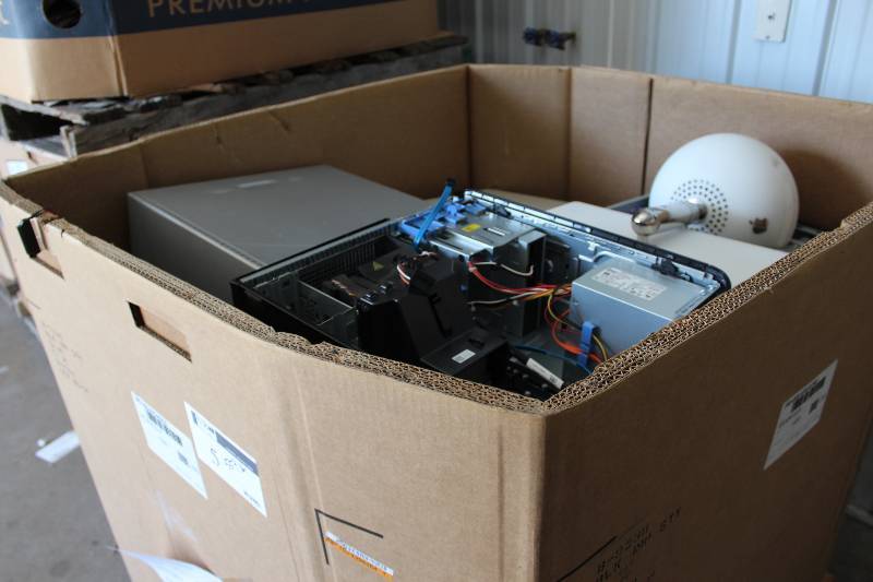 lot 5 image: Gaylord Box Lot of Used Electronics Including Apple Computer, Desktop Computer Towers, And More 554lbs Total Weight.