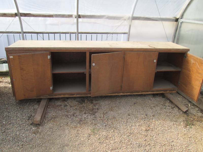 Long L-Shaped Counter