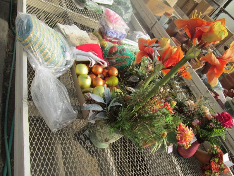 Floral Arrangements and Decor