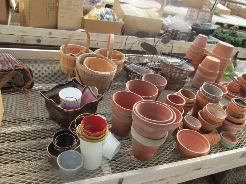Planters, Baskets and Decorations