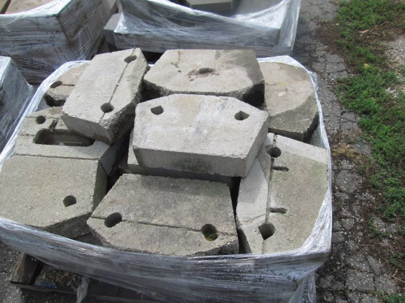 1 Pallet of Keystone Cap