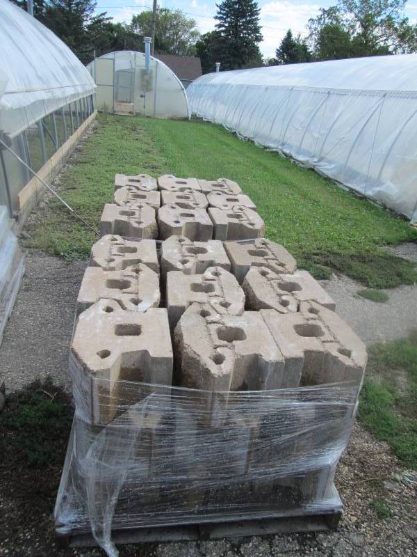 2 Pallet of Keystone Tan Blocks