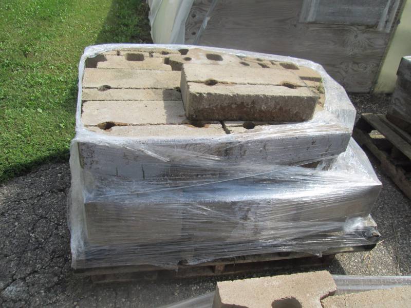 1 Pallet of Keystone Mixed Block and Cap