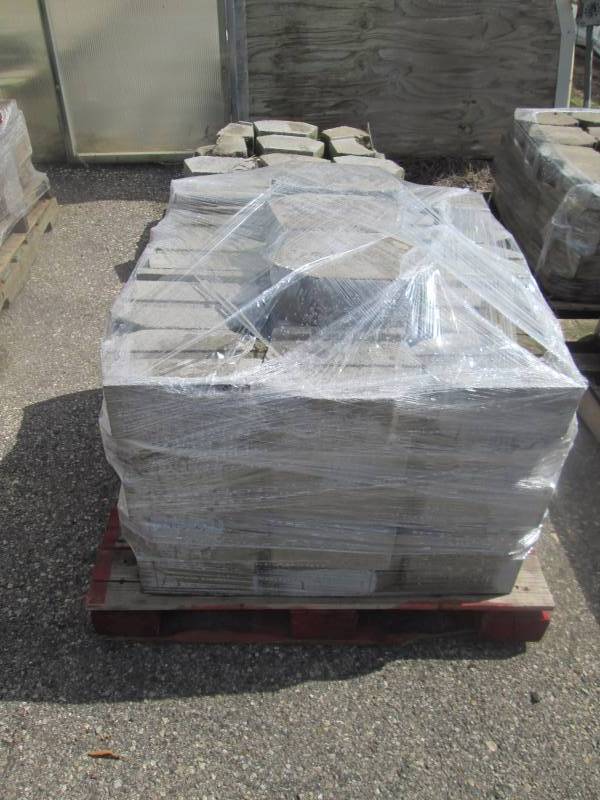 1 Pallet of 4 Tri-Face Lip