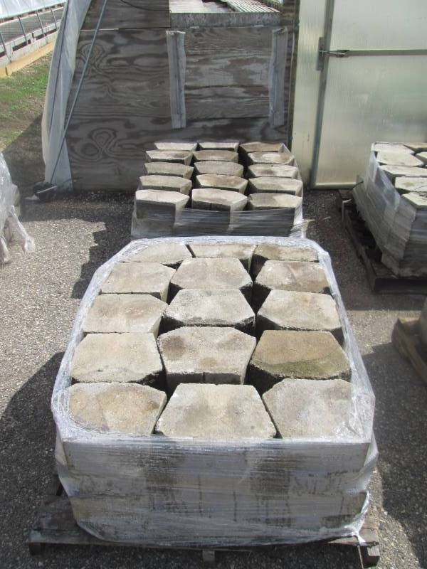 2 Pallets of 4 Tri-Face Lip
