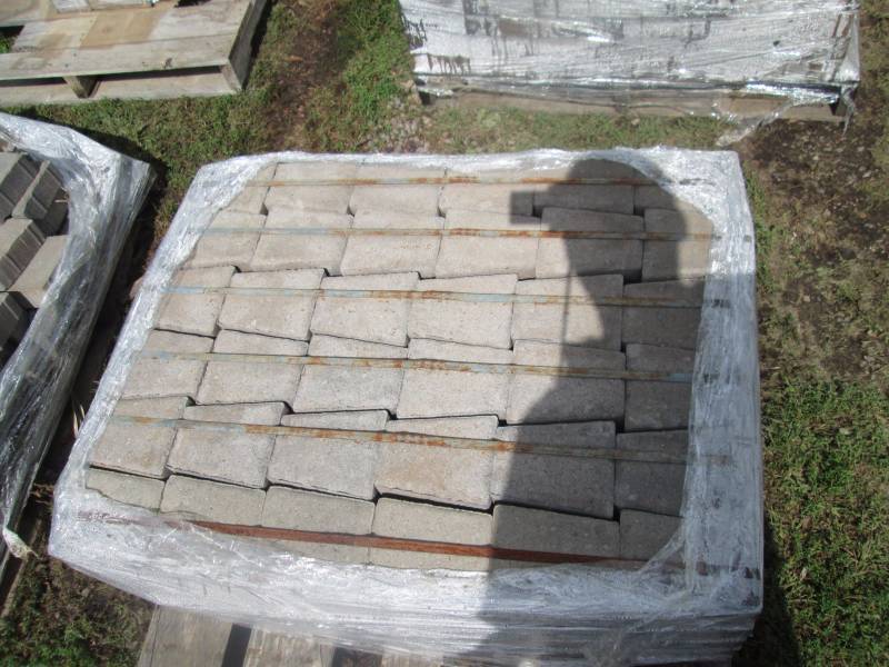 1 Pallet of Circle Stone Pavers