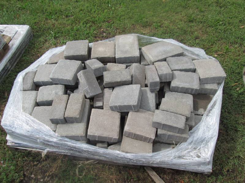1 Pallet of Random Cobble Pavers
