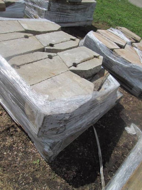1 Pallet of Keystone Cap