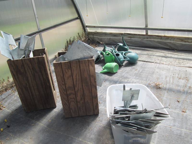 Metal StakesSigns and Flower Jugs