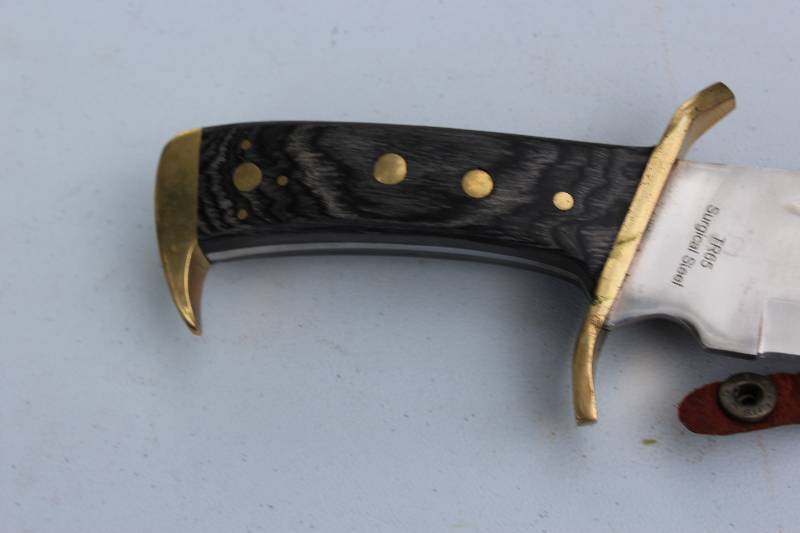 Buck Knife w/Wooden Grip & Metal Handle; Leather Sheath; TR65 Surgical