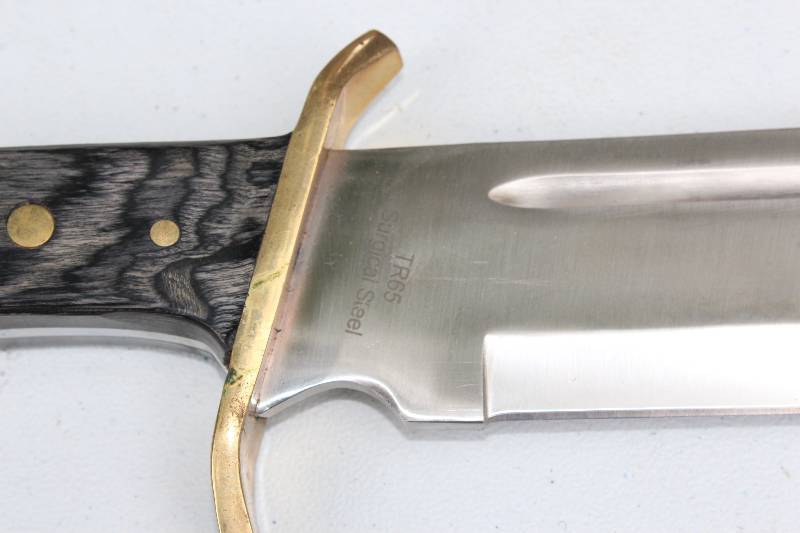 Buck Knife w/Wooden Grip & Metal Handle; Leather Sheath; TR65 Surgical