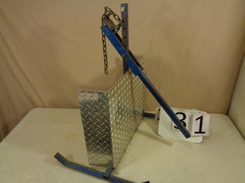 lot 31 image: Snowmobile Track Stand