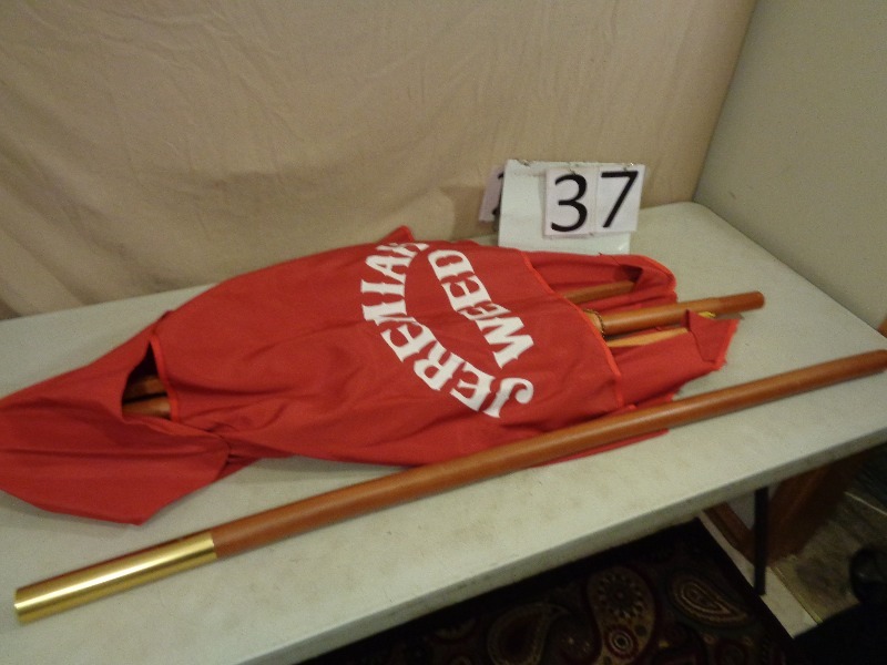 lot 37 image: Jeremiah Weed Table Umbrella