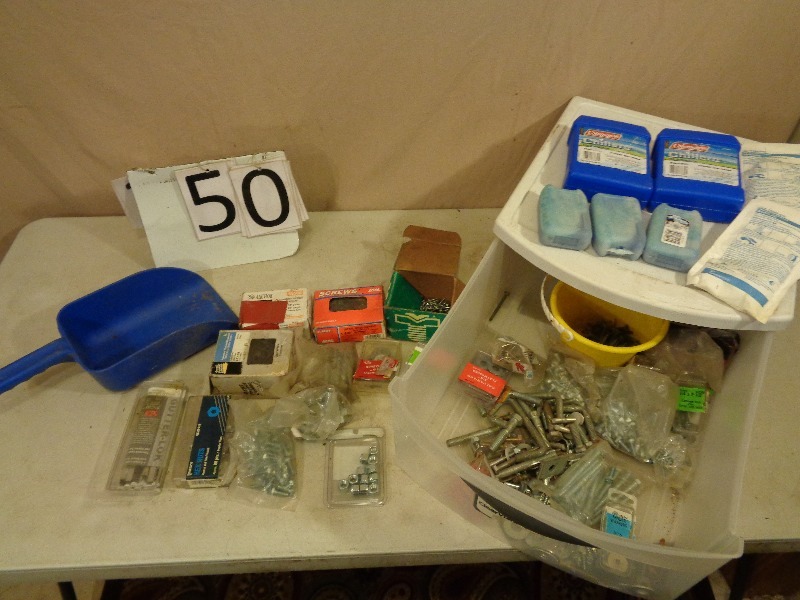 lot 50 image: Drawer with Hardware and Ice Packs