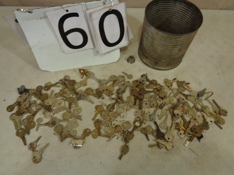 lot 60 image: Large Assortment of Keys