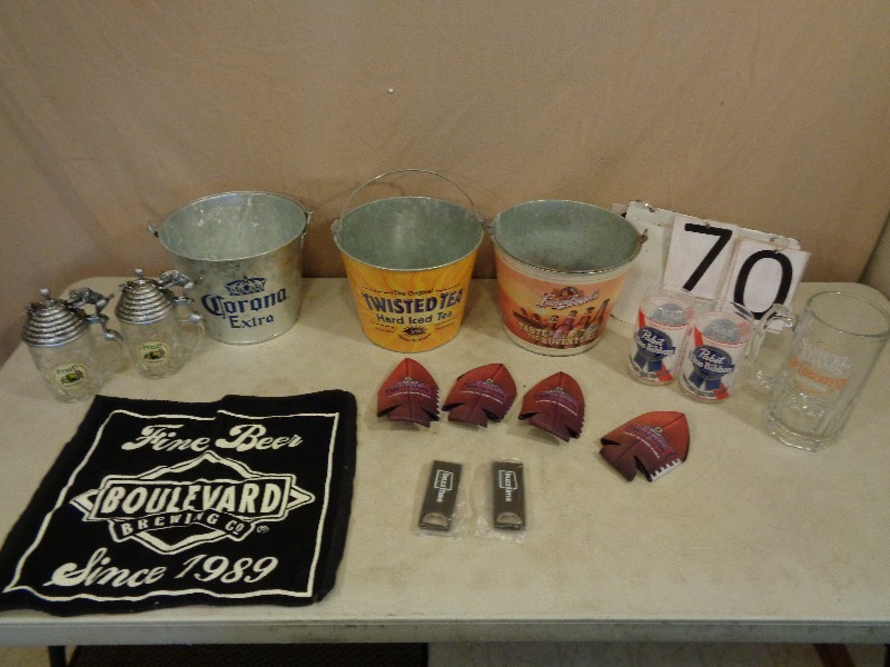 lot 70 image: Beer Advertising Items