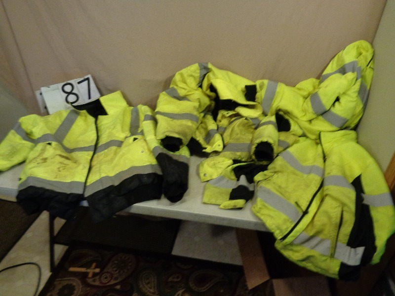 lot 87 image: 4 Large Reflective Jackets