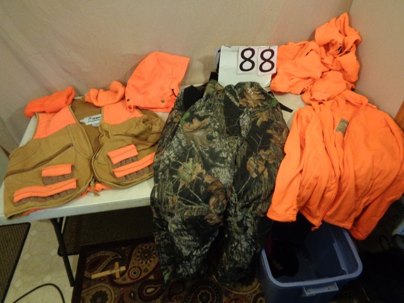 lot 88 image: Hunting Appearal