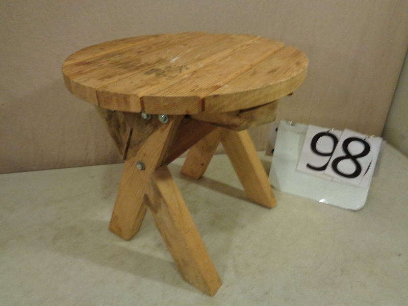 lot 98 image: Wood Table