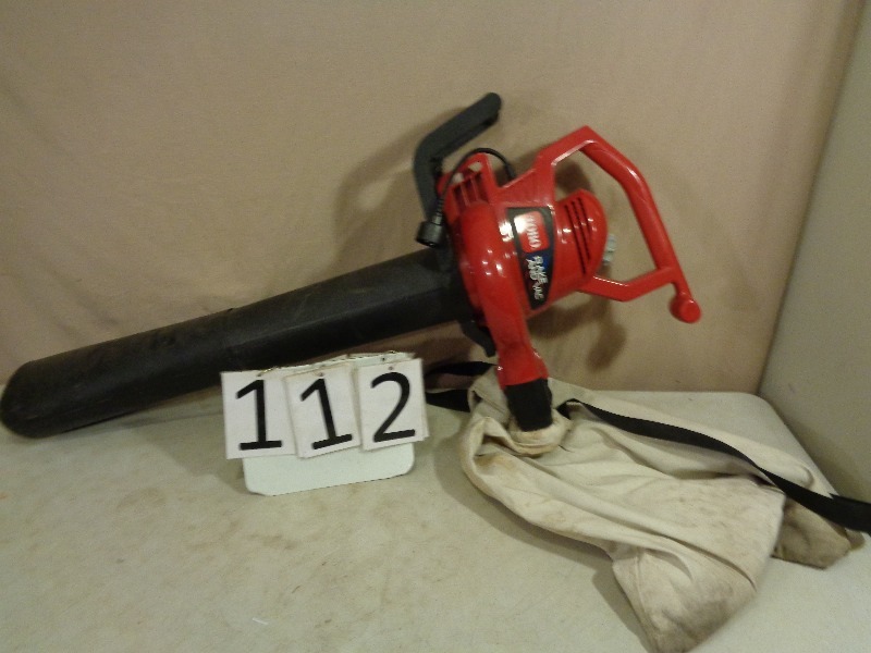 lot 112 image: Toro Lawn Vac