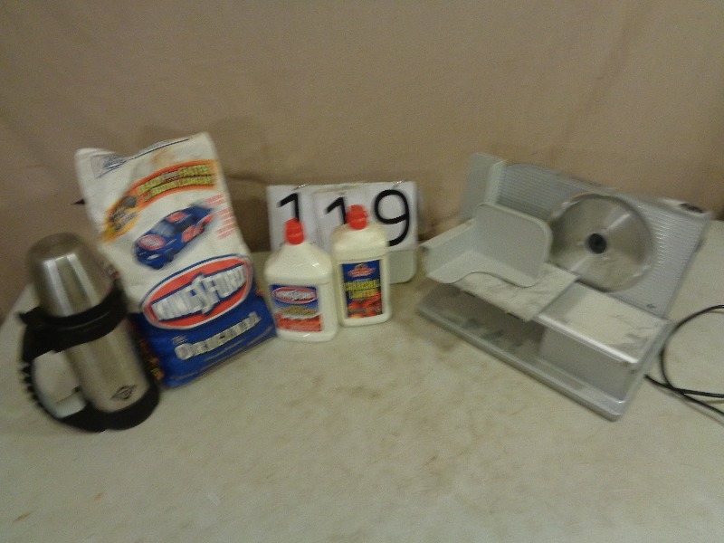 lot 119 image: Electric Meat Slicer