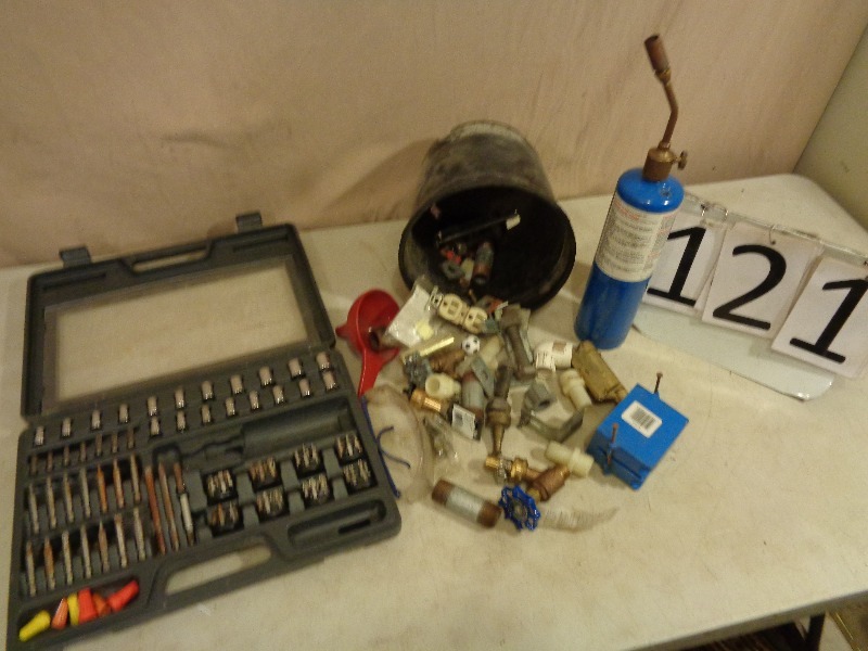 lot 121 image: Socket  Bit Set and Hardware