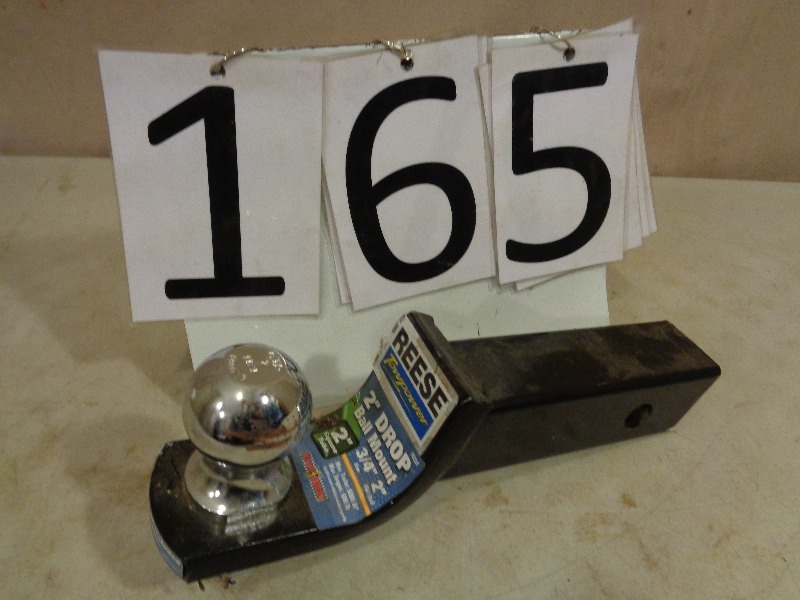 lot 165 image: Hitch with 2 Ball