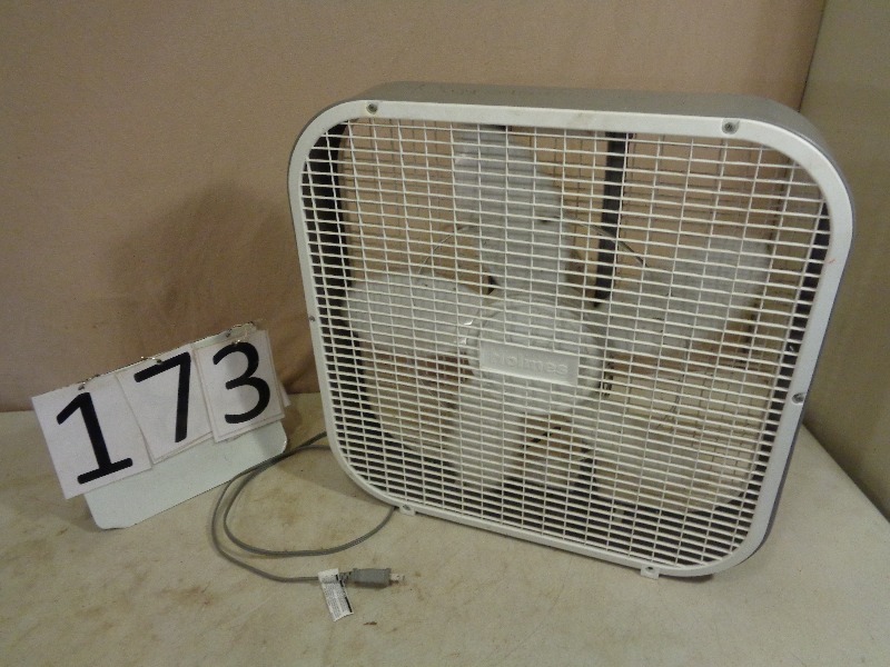 lot 173 image: Box Fan