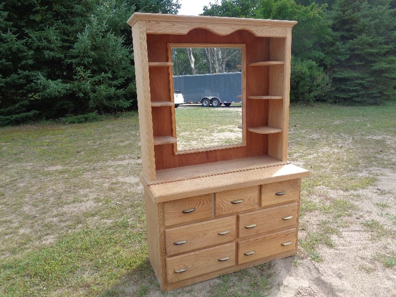 lot 3 image: 2 Pc Hutch  Dresser