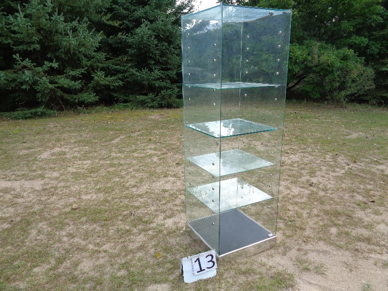 lot 13 image: Glass Shelf  Display