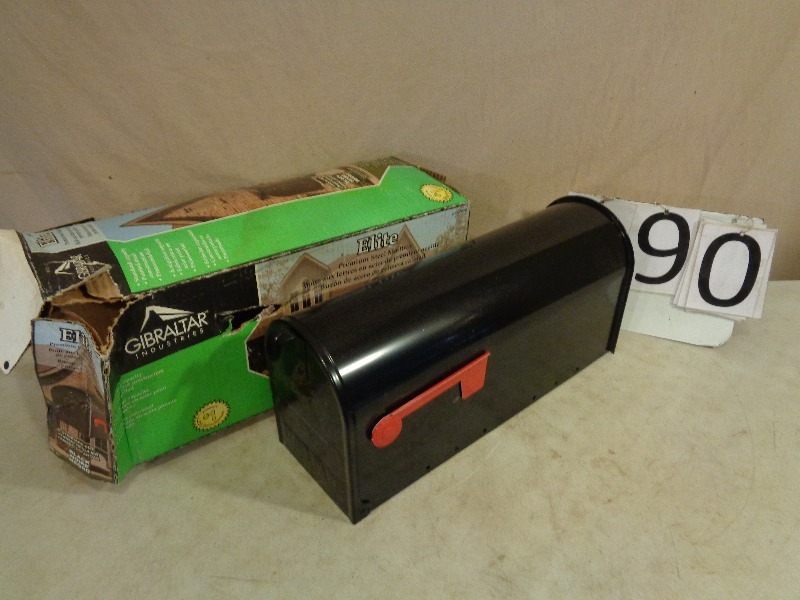 lot 190 image: Steel Mailbox