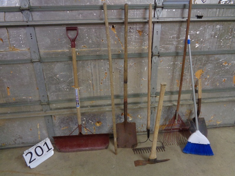 lot 201 image: Long Handle Tools