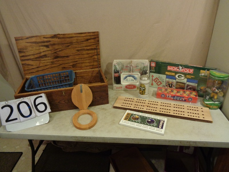 lot 206 image: Green Bay Packers Collectibles and More