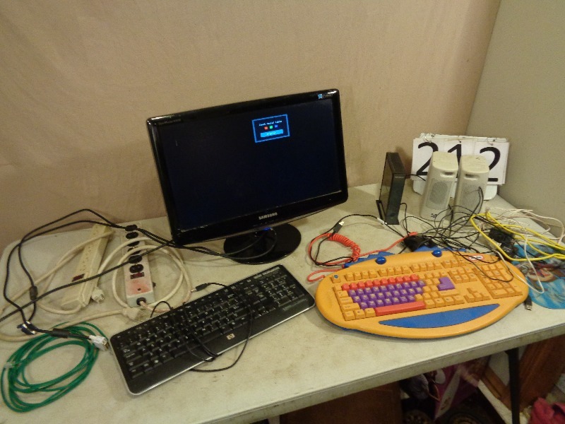 lot 212 image: Samsung Computer Monitor and Assorted Electronics