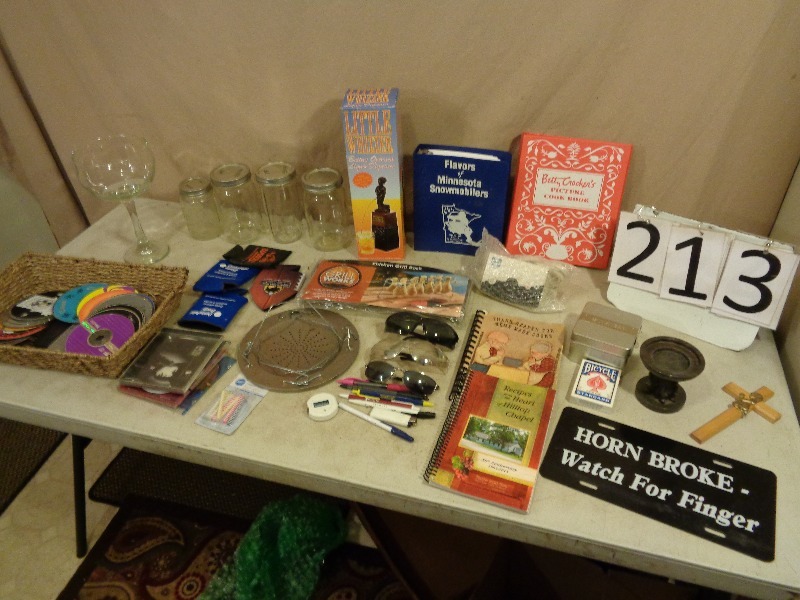 lot 213 image: Household Items