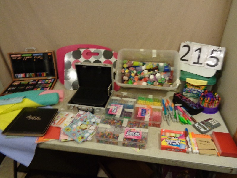 lot 215 image: Assorted Craft Items