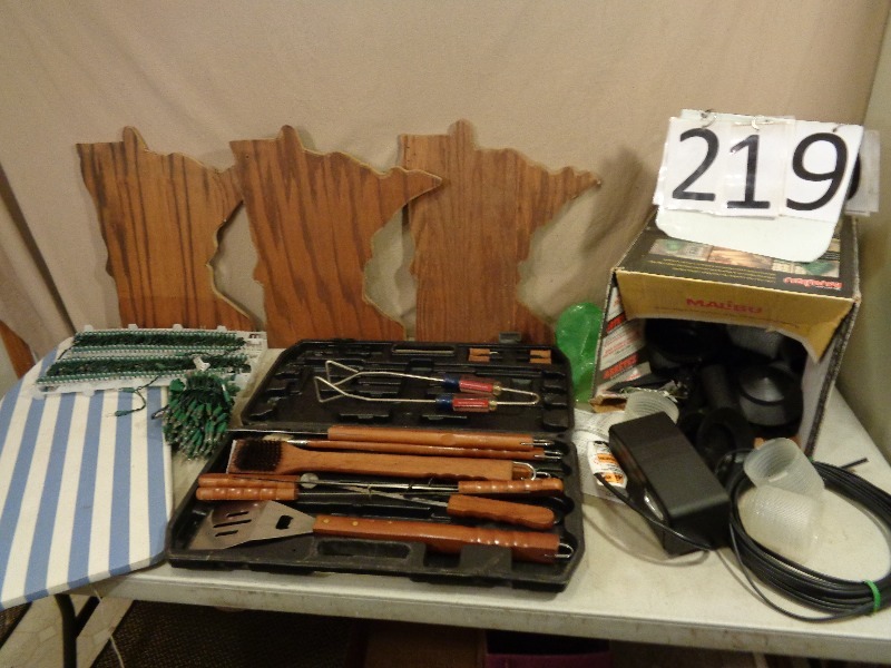 lot 219 image: Solar Lights and More