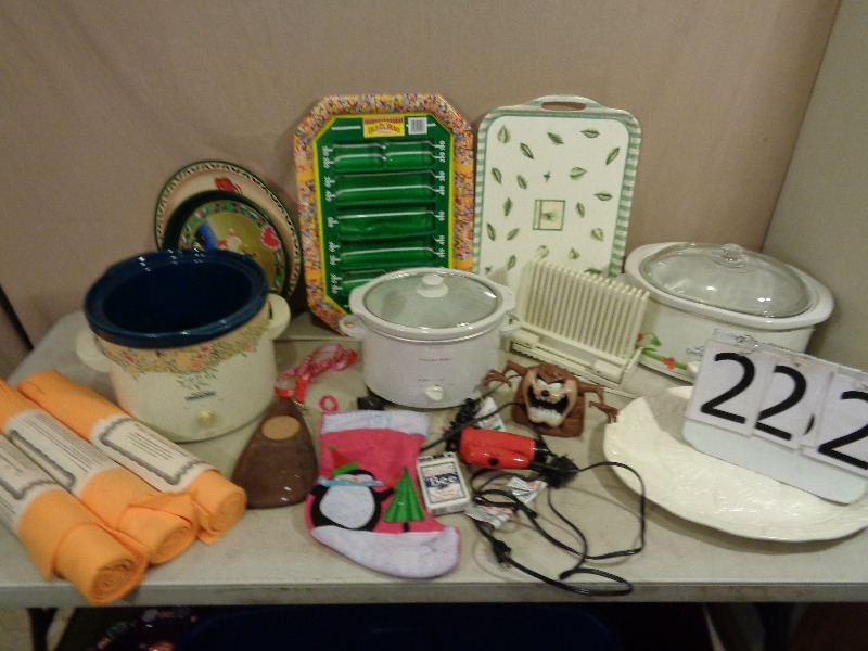 lot 222 image: Kitchen Items