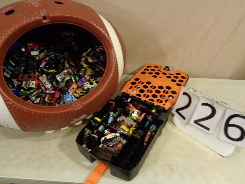 lot 226 image: LARGE Lot of Matchbox and Hot Wheel Cars