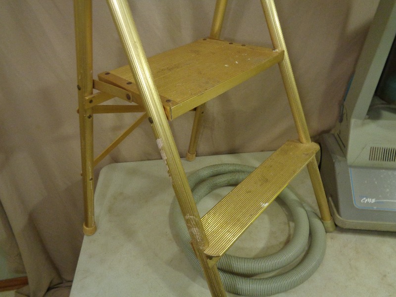 lot 243 image: Stools and Vacuum