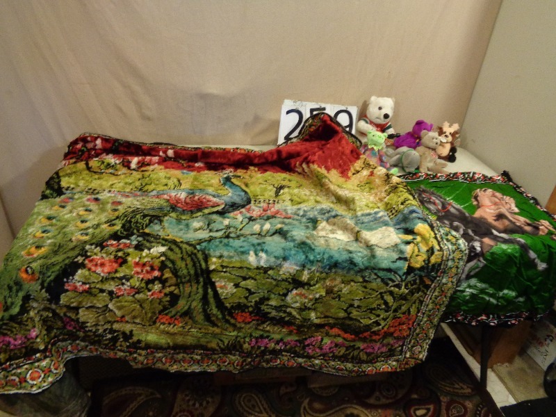 lot 259 image: Beanie Babies and Collectibles