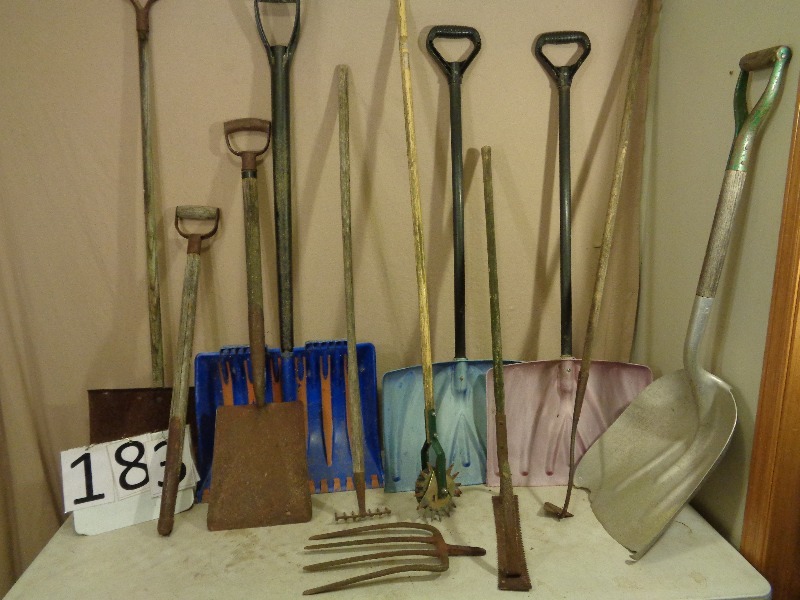 lot 183 image: Assorted Long Handle Tools